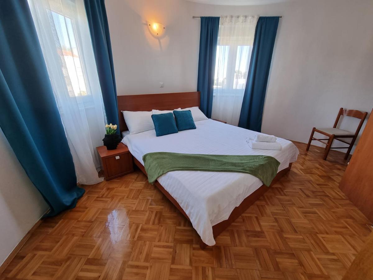 The Florens Residence Near The Beach With The Pool, Bbq And Kids Playground, Zadar Diklo Exteriör bild