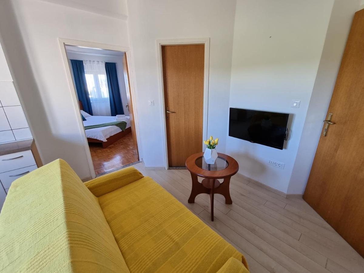 The Florens Residence Near The Beach With The Pool, Bbq And Kids Playground, Zadar Diklo Exteriör bild