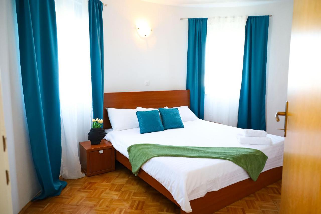 The Florens Residence Near The Beach With The Pool, Bbq And Kids Playground, Zadar Diklo Exteriör bild