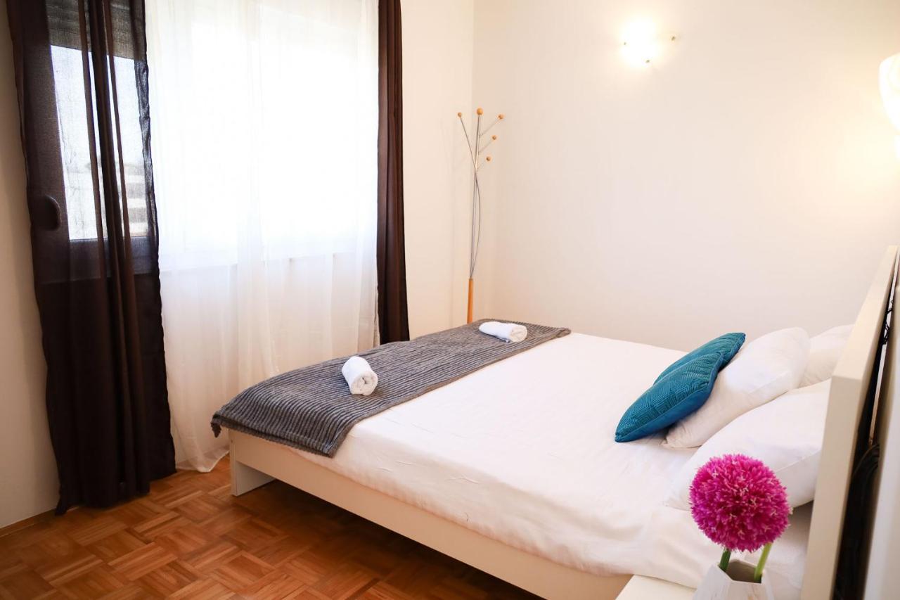 The Florens Residence Near The Beach With The Pool, Bbq And Kids Playground, Zadar Diklo Exteriör bild