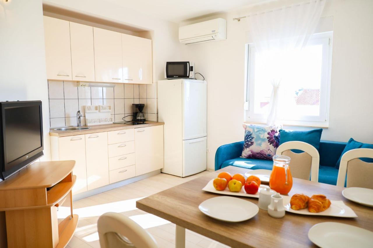 The Florens Residence Near The Beach With The Pool, Bbq And Kids Playground, Zadar Diklo Exteriör bild