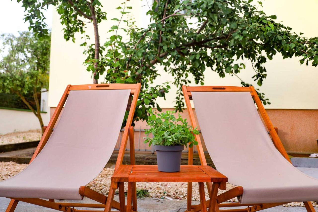 The Florens Residence Near The Beach With The Pool, Bbq And Kids Playground, Zadar Diklo Exteriör bild