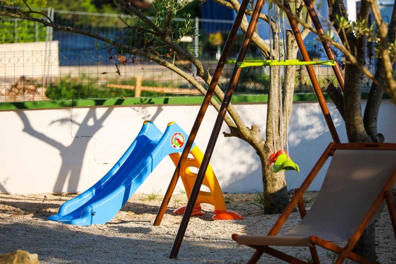 The Florens Residence Near The Beach With The Pool, Bbq And Kids Playground, Zadar Diklo Exteriör bild