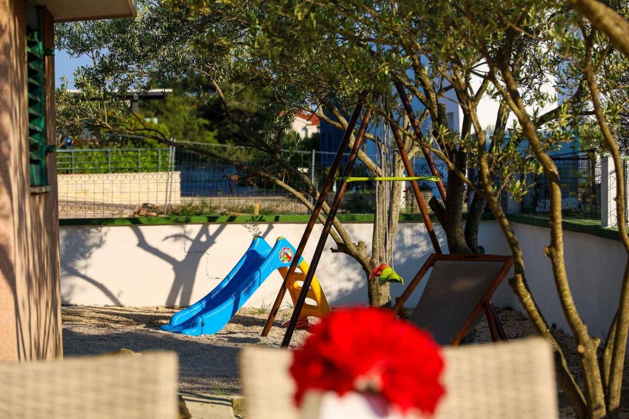 The Florens Residence Near The Beach With The Pool, Bbq And Kids Playground, Zadar Diklo Exteriör bild