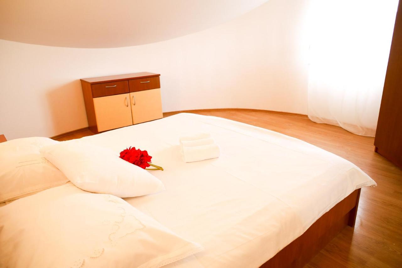 The Florens Residence Near The Beach With The Pool, Bbq And Kids Playground, Zadar Diklo Exteriör bild