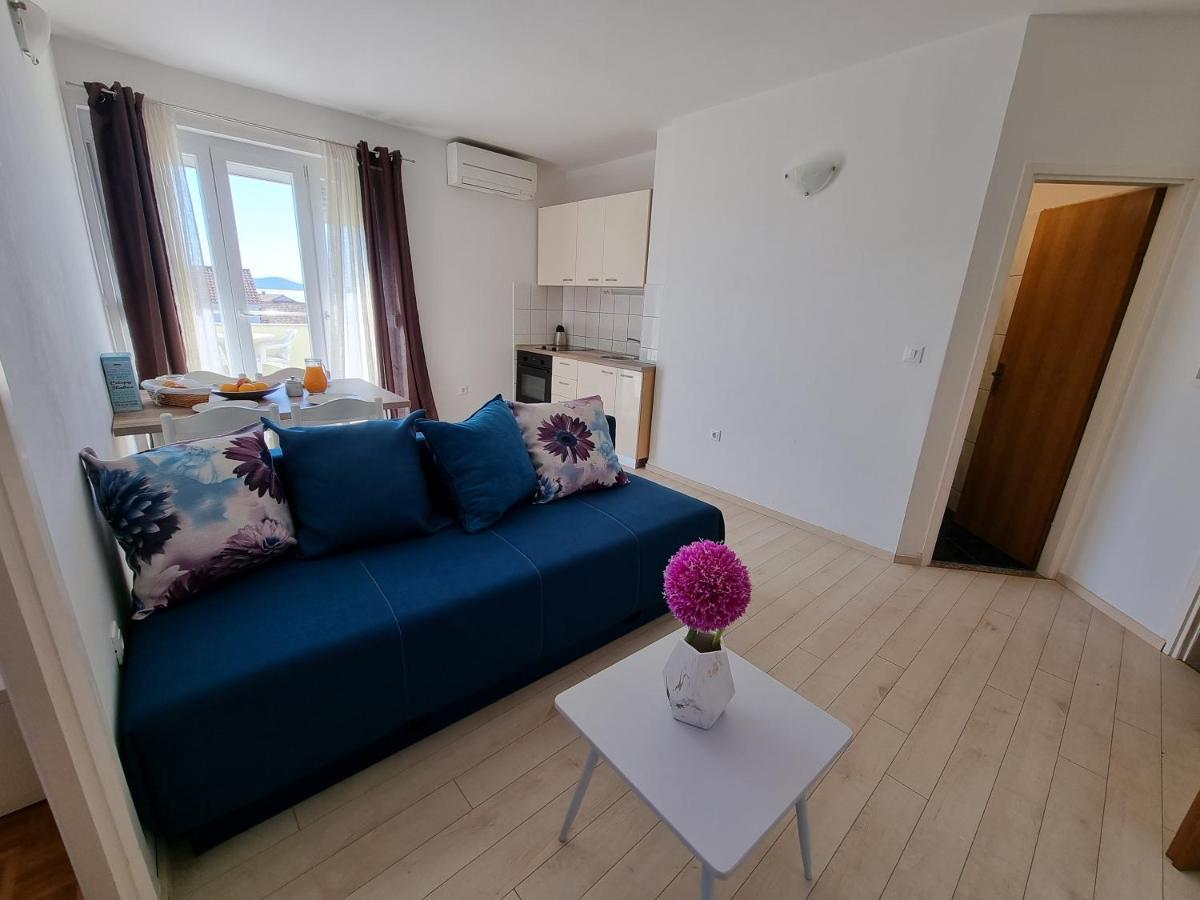 The Florens Residence Near The Beach With The Pool, Bbq And Kids Playground, Zadar Diklo Exteriör bild