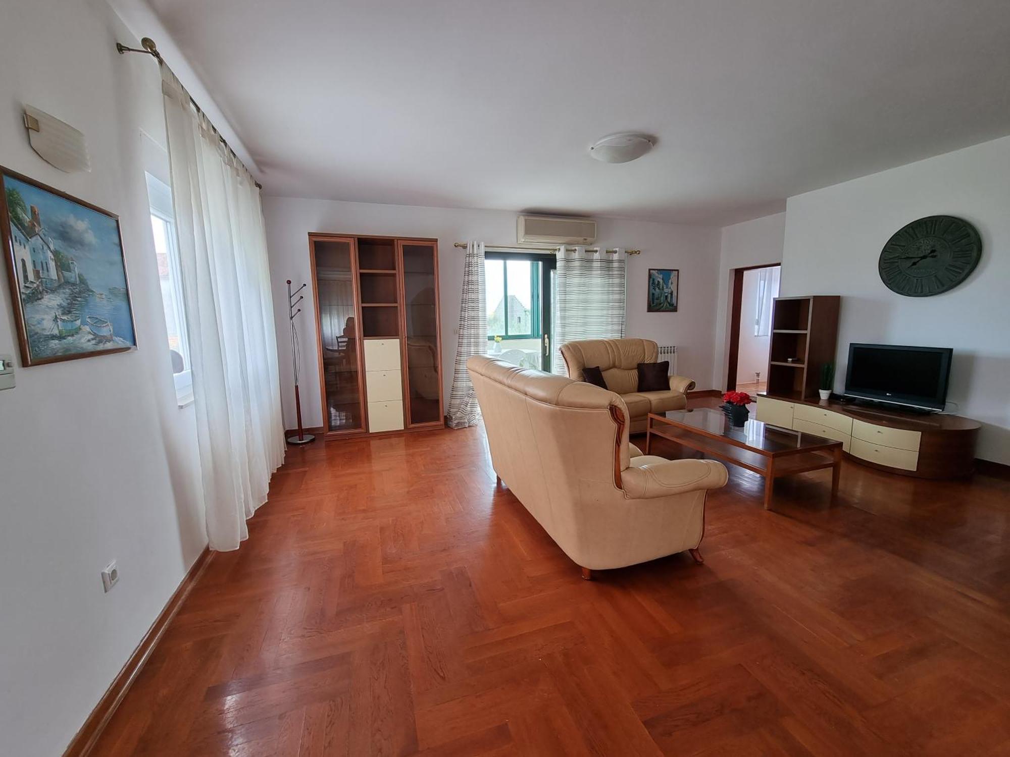 The Florens Residence Near The Beach With The Pool, Bbq And Kids Playground, Zadar Diklo Rum bild